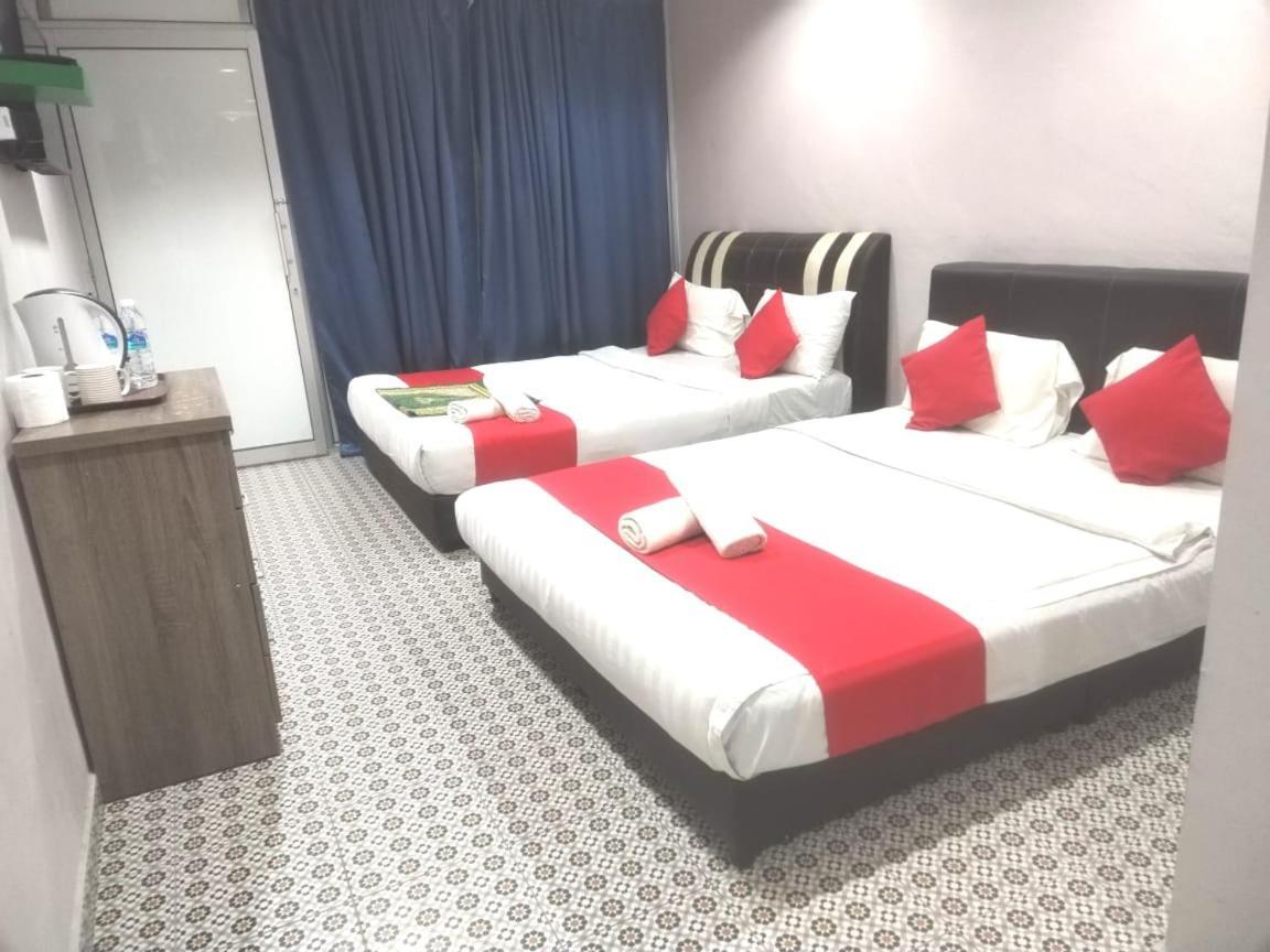 Ar Rayyan Hotel Tanah Rata Esterno foto