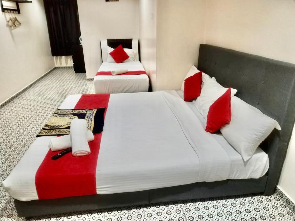 Ar Rayyan Hotel Tanah Rata Esterno foto
